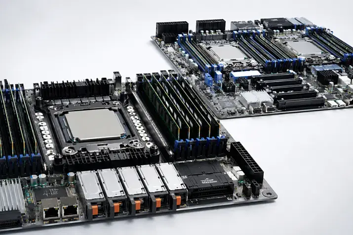 Single-Socket AMD EPYC Server: When One CPU Is Better Than Two Intel Xeons