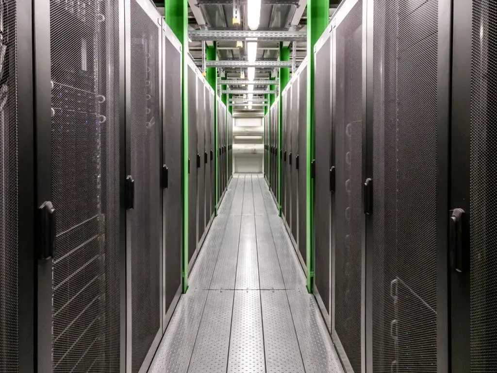 corridor-server-room-data-center.jpg
